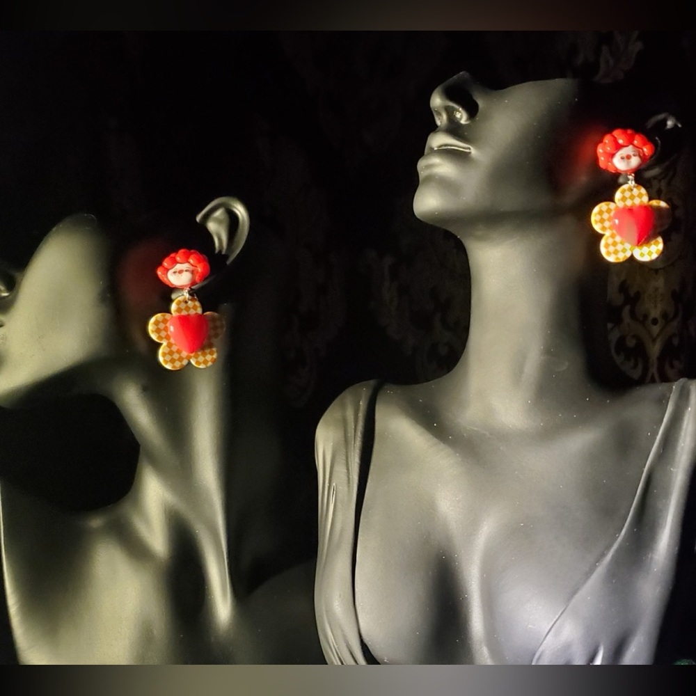 Queen of Red Hearts Yellow Flower Checkerboard Silver Earrings